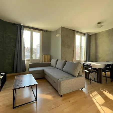 Spacious With Balconies Downtown アパート *