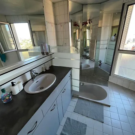 Spacious With Balconies Downtown Apartment Clermont-Ferrand