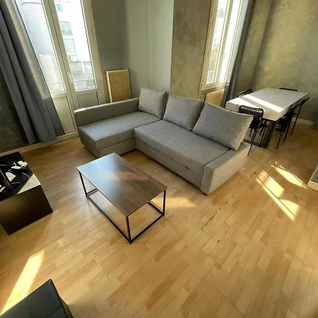 アパート Spacious With Balconies Downtown クレルモン・フェラン