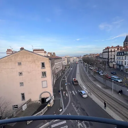 アパート Spacious With Balconies Downtown