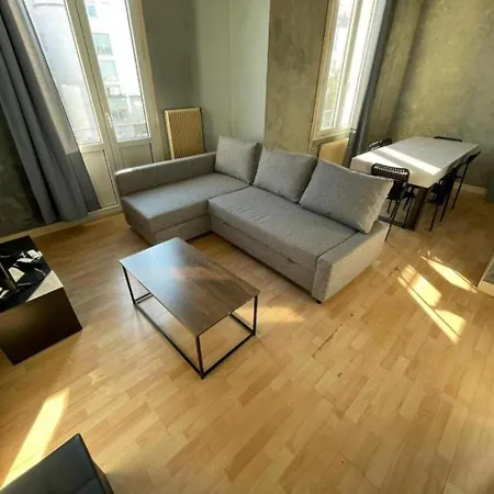 Spacious With Balconies Downtown