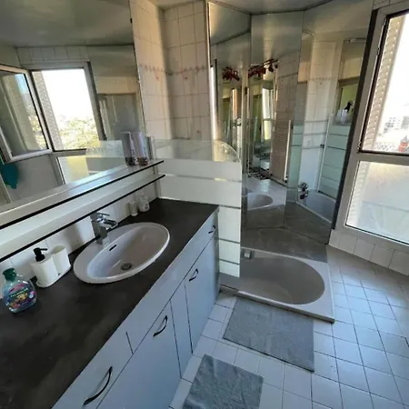 Spacious With Balconies Downtown * Клермон-Ферран