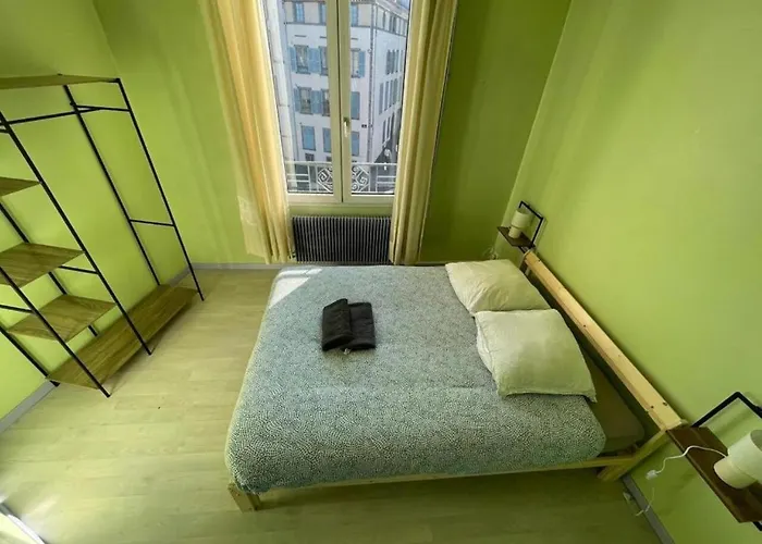 Апартаменты Spacious With Balconies Downtown Клермон-Ферран