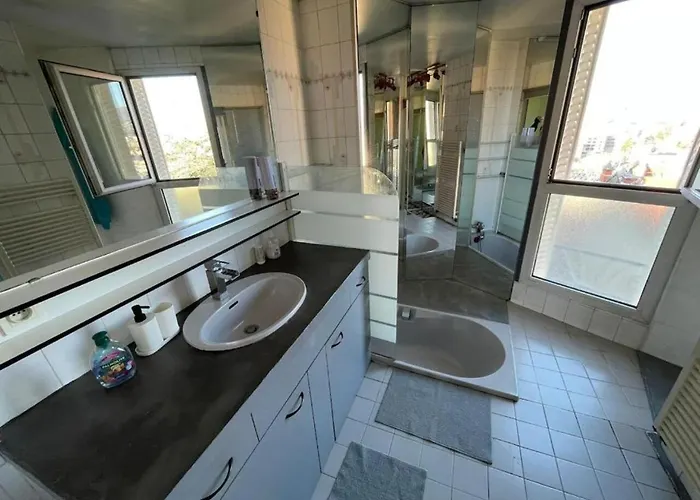 Spacious With Balconies Downtown * Клермон-Ферран